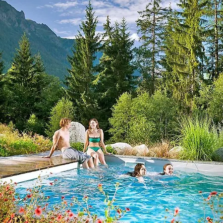 Domek alpejski Les Bossons Chalet Sleeps 10 Pool Wifi Chamonix
