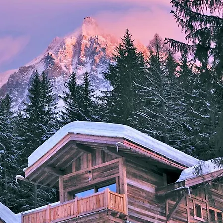 Les Bossons Chalet Sleeps 10 Pool Wifi Chamonix
