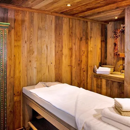 Les Bossons Chalet Sleeps 10 Pool Wifi Domek alpejski