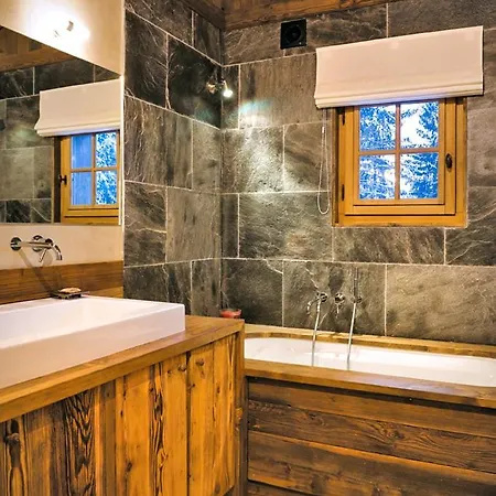 Domek alpejski Les Bossons Chalet Sleeps 10 Pool Wifi Chamonix