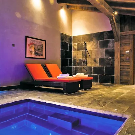 Les Bossons Chalet Sleeps 10 Pool Wifi Chamonix