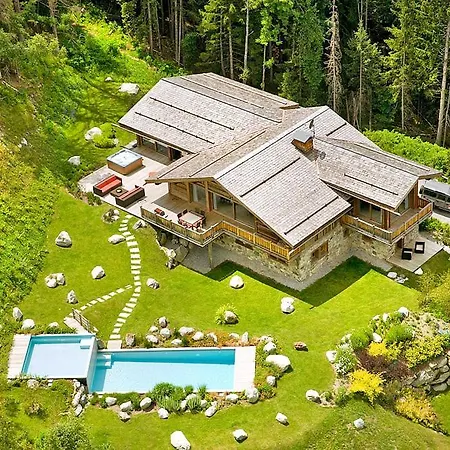 Domek alpejski Les Bossons Chalet Sleeps 10 Pool Wifi Chamonix