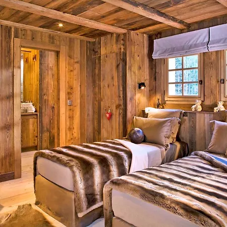 Les Bossons Chalet Sleeps 10 Pool Wifi Domek alpejski *